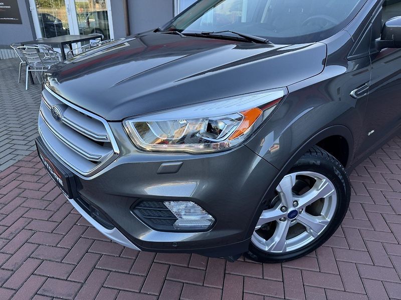 Ford Kuga (2017) 2.0TDCi AWD Xenony Kamera - fotka 34 z 49