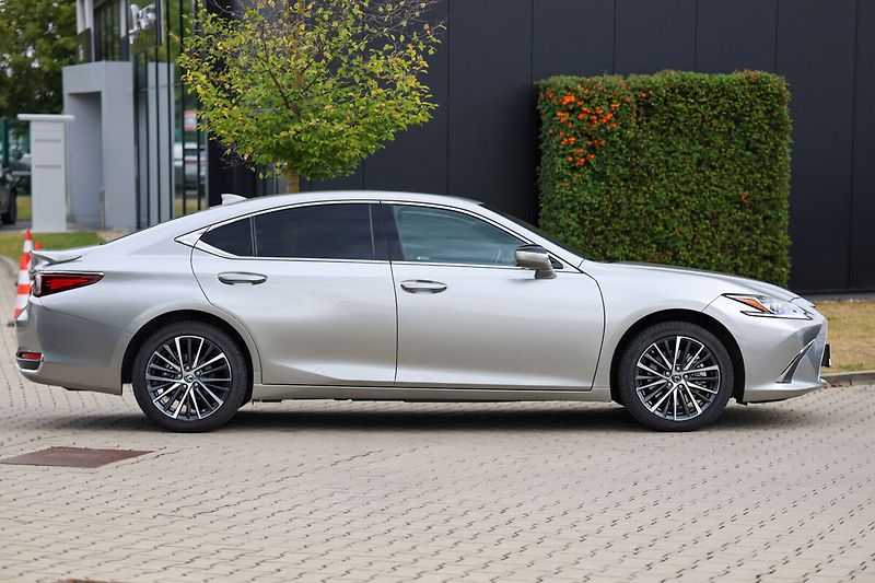 Lexus ES 300h 300H 2,5 HEV BUSINESS EDITION - fotka 6 z 25