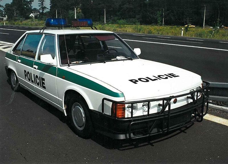 V 70. letech začaly být policejní vozy žluté