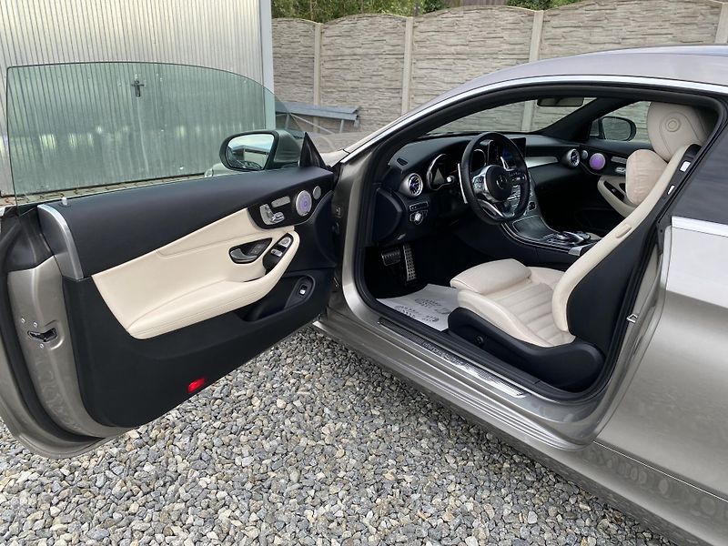 Mercedes-Benz Třídy C C 400 COUPE 4MATIC 51.000KM - fotka 132 z 149