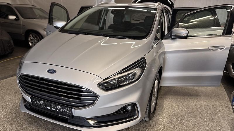 Ford S-MAX (2023) 2.5 HYBRID,TITANIUM,ZÁRUKA - fotka 14 z 35