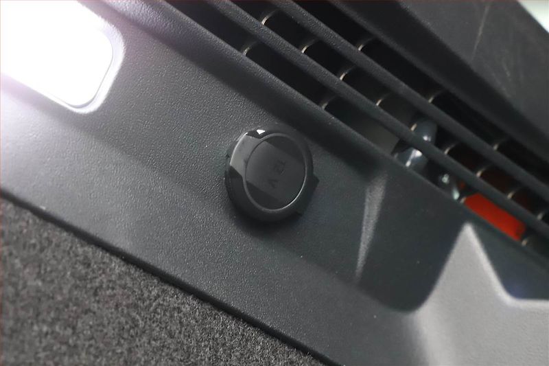 Volkswagen ID.4 (2021) Pro Perf. (82 kWh), SoH 86% - fotka 10 z 20