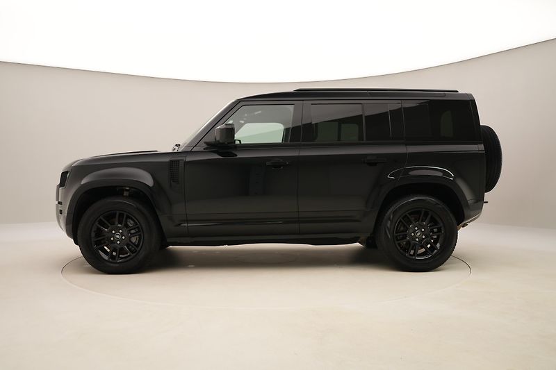 Land Rover Defender 110 D300 X-DYNAMIC SE AWD CZ - fotka 9 z 46
