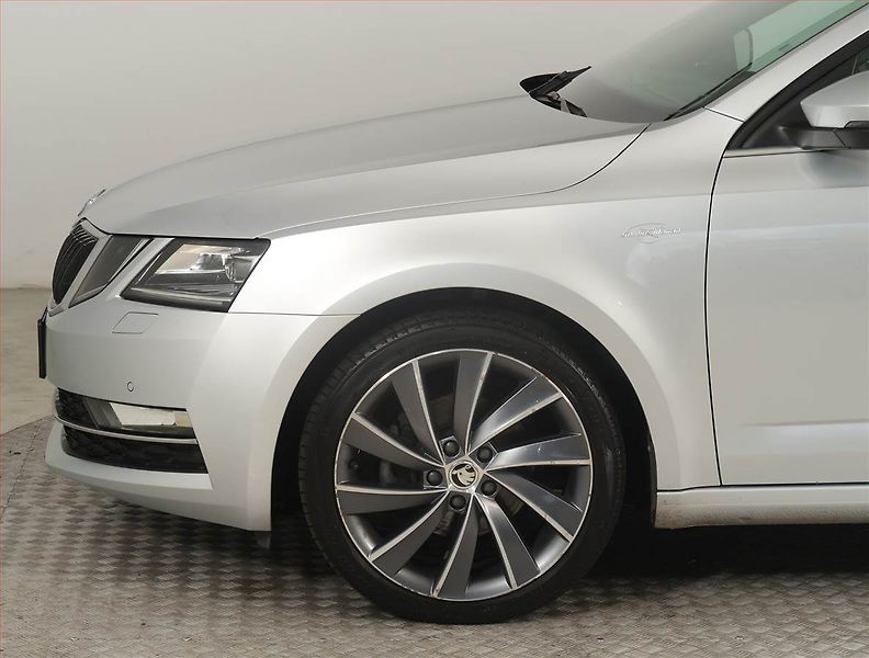 Škoda Octavia (2019) Laurin&Klement 2.0 TDI - fotka 15 z 27
