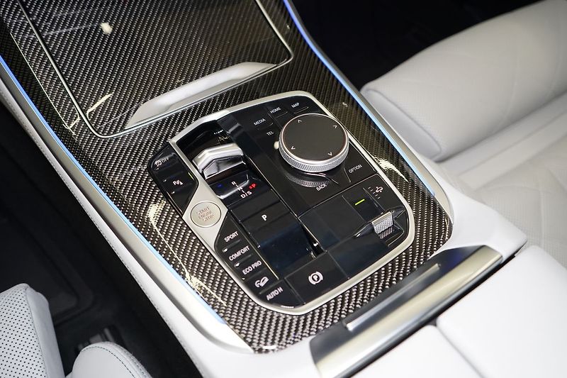BMW X5 30d xDrive, Vzduch, Nezávislé - fotka 39 z 46