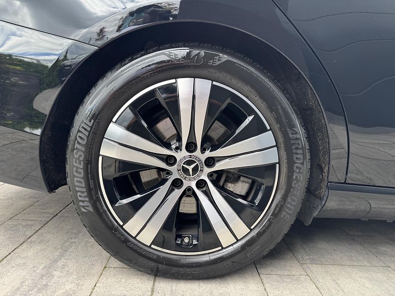 Mercedes-Benz Třídy C (2023) C 220d 4MATIC AVANTGARDE Tažné - fotka 8 z 25