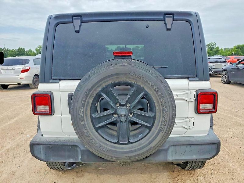 Jeep Wrangler (2019) UNLIMITED SPORT  - fotka 6 z 12