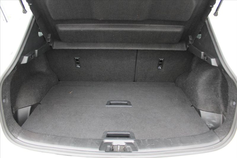 Nissan Qashqai 1.2 DIG-T ACENTA A/T 1.MAJ. ČR - fotka 12 z 20