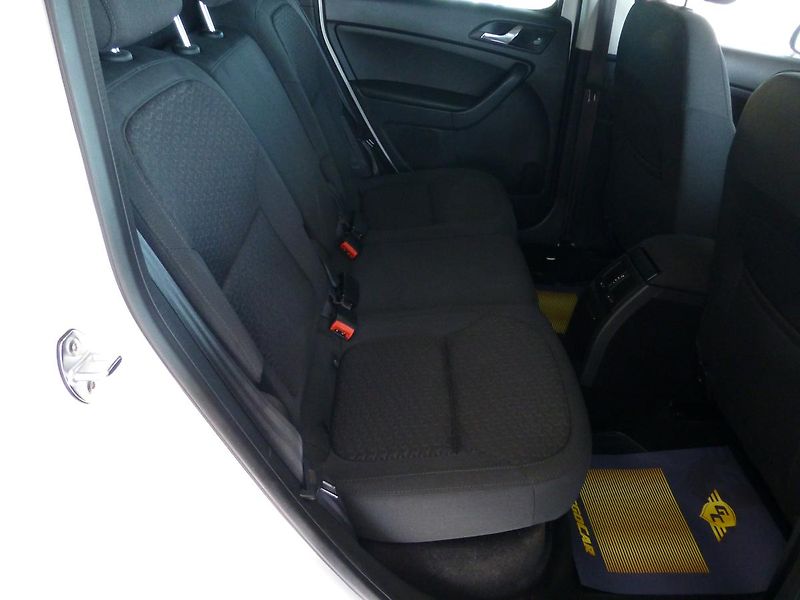 Škoda Yeti (2010) 1,2TSI*TAŽ**NAV*PARK S**XENONY - fotka 17 z 18