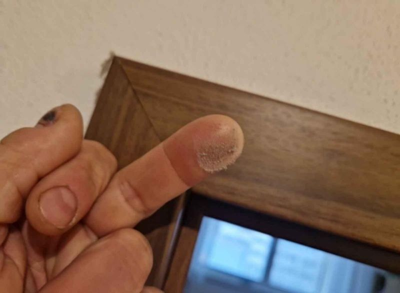 Kresba, která má ambici nahradit záznam z palubní kamery.