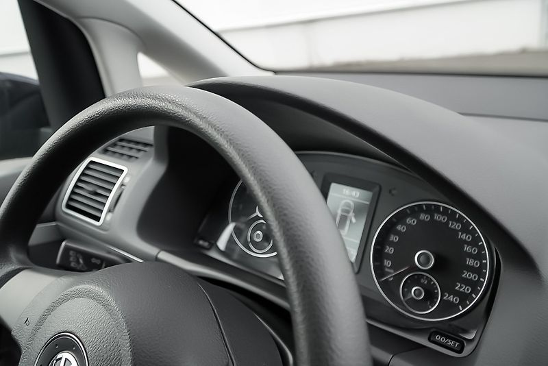 Volkswagen Touran (2014) - fotka 18 z 28