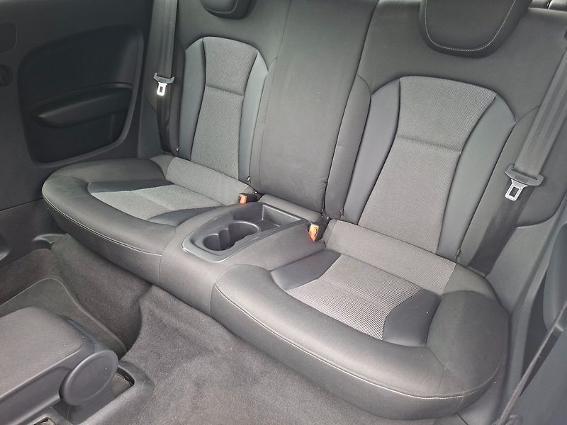 Audi A1 (2011) 1.2TFSi 63kW S-LINE -NOVÉ V ČR - fotka 19 z 34