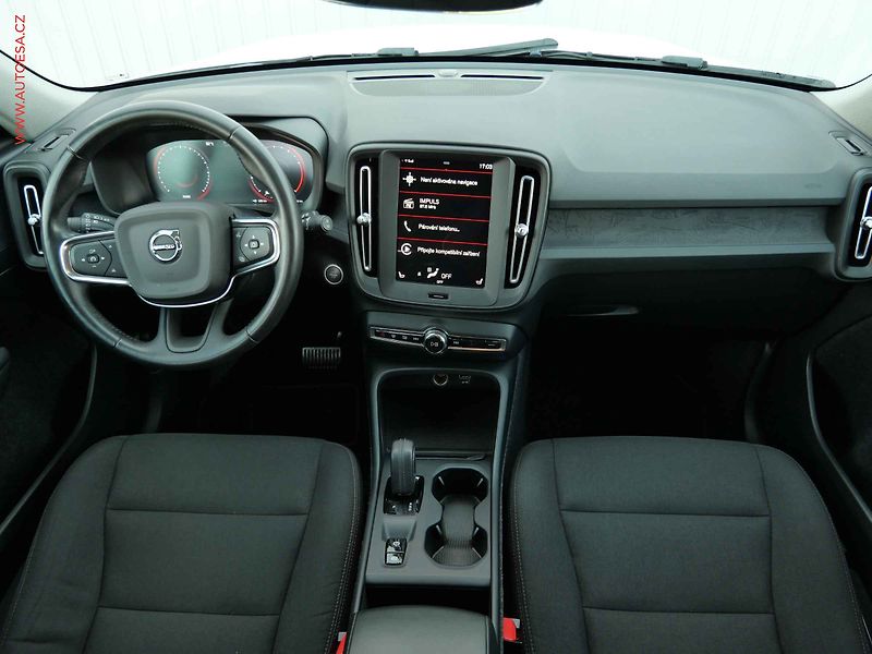 Volvo XC40 (2021) 1.5T, 1.maj,ČR, Momentum, AT - fotka 8 z 28