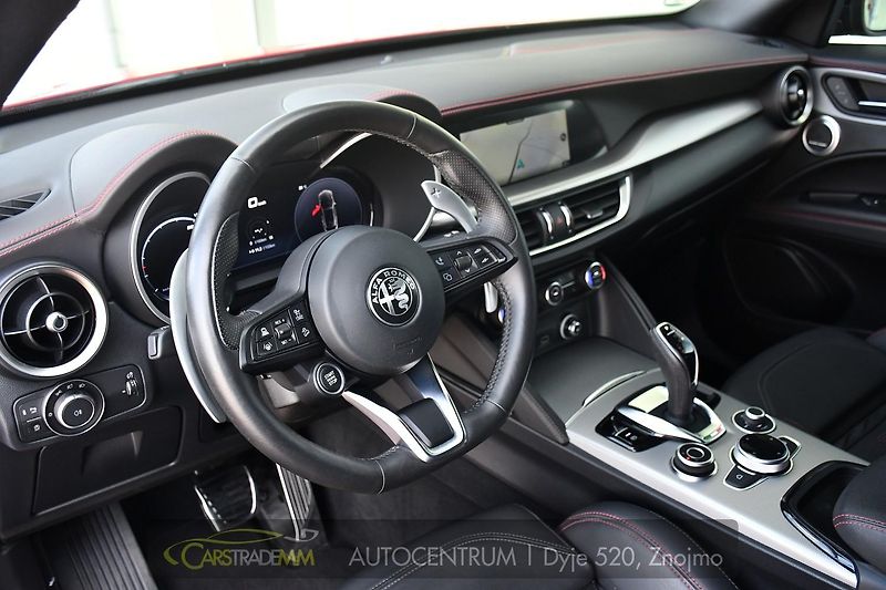 Alfa Romeo Stelvio 2.0T Q4 206KW TRIBUTO ITALIANO - fotka 10 z 50