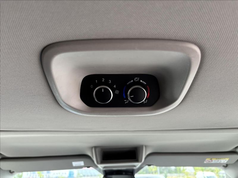 Ford Tourneo Custom 2,0 mHEV 136kW Titanium X L2 - fotka 17 z 45