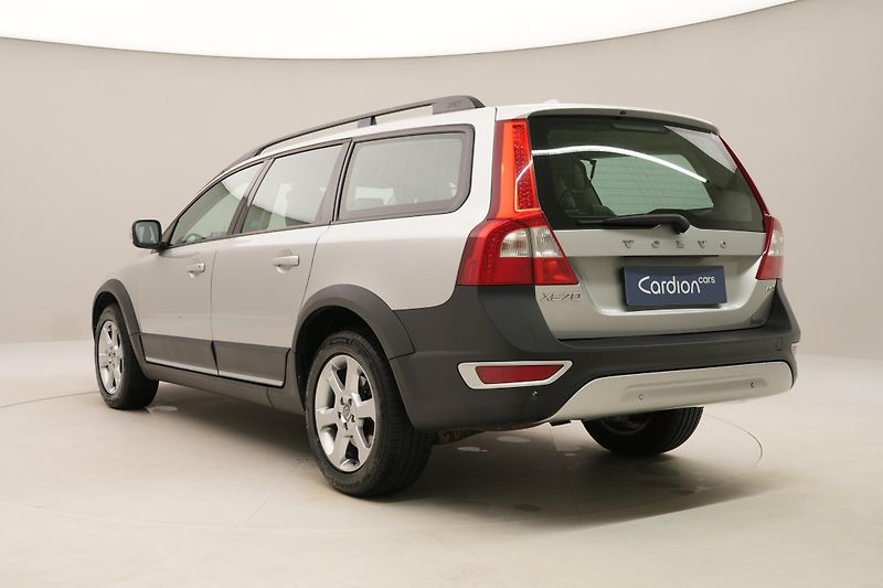 Volvo XC70 D5 AWD MOMENTUM - fotka 10 z 36