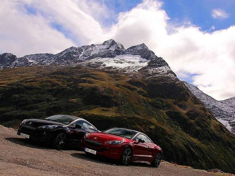 Grimsel Pass, v pozadí parádní Furka Pass