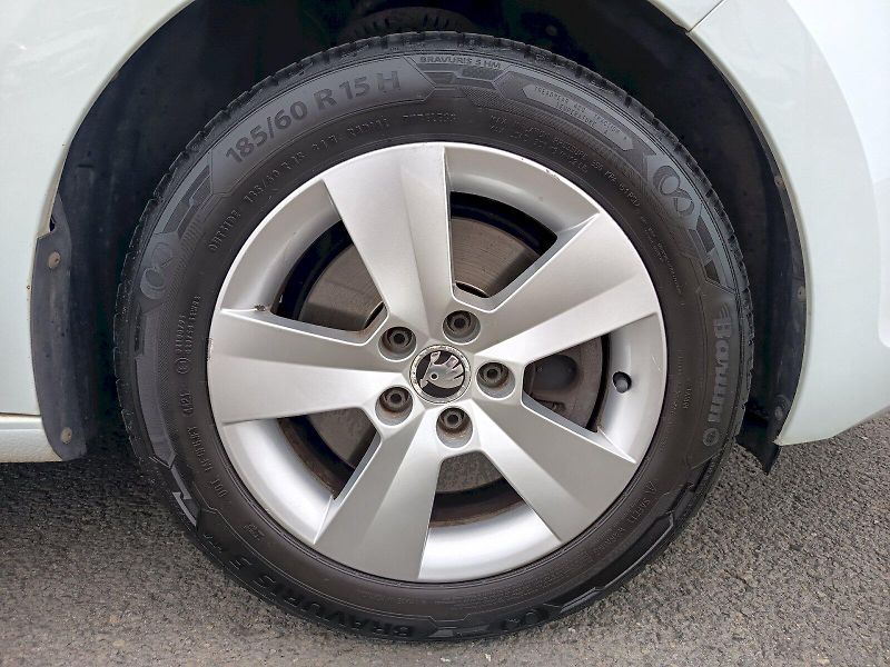 Škoda Rapid (2015) 1.2TSI 81KW AMBITION - fotka 30 z 30