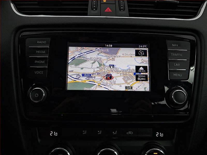 Škoda Octavia (2014) 1.6 TDI, Navi, Tempomat - fotka 13 z 19