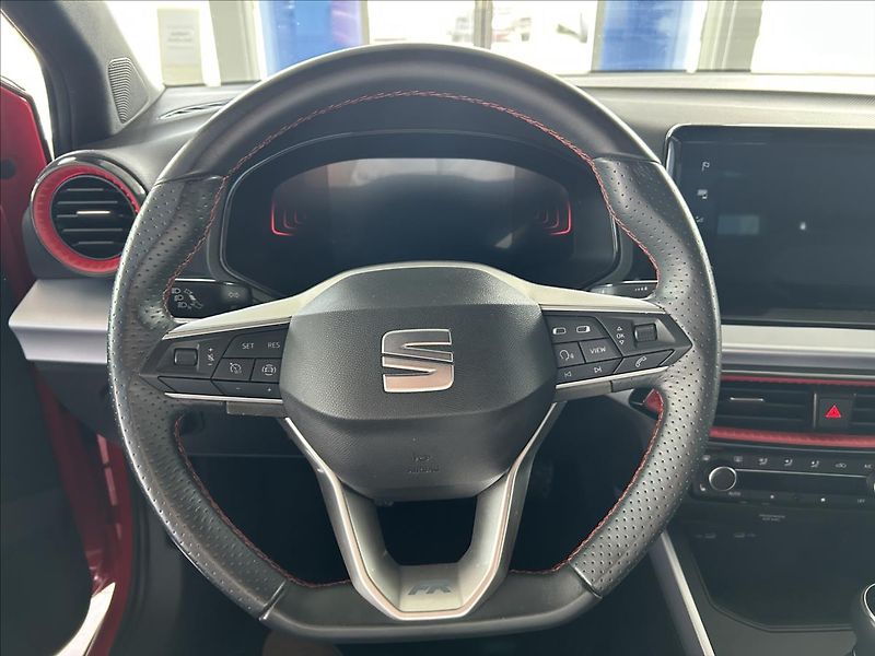 Seat Arona 1,0   TSI 85kW,FR,SERVISKA,1.M - fotka 10 z 26