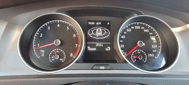 Volkswagen Golf (2016) 1,4TSi 92kW benzín DSG Lounge - fotka 21 z 37