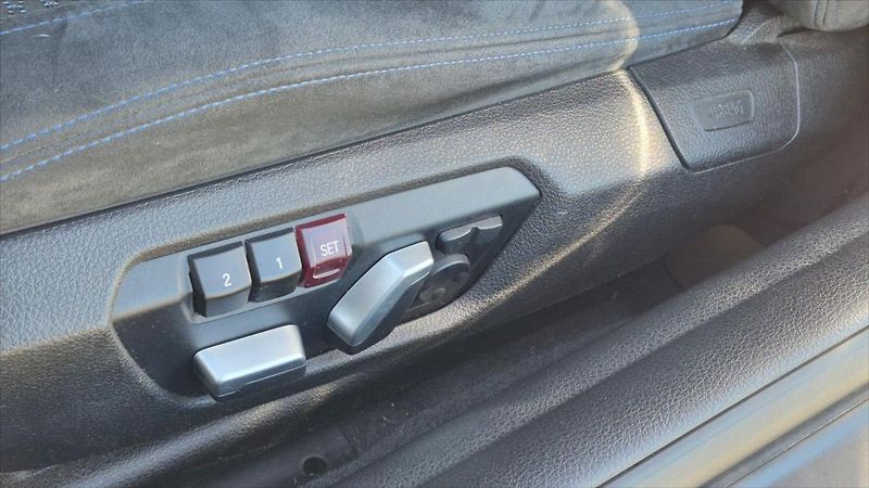 BMW Řada 2 2,0 220d cabrio Mpaket ČR - fotka 16 z 21