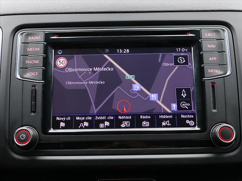 Volkswagen Sharan 2,0 TDI 130kW DSG 4Motion CZ - fotka 20 z 33