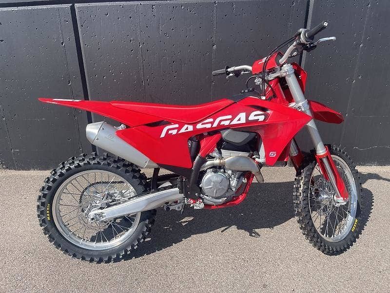 GASGAS (2024) MC 250 F 4T 2024 TOP CENA - fotka 1 z 2