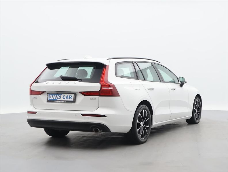 Volvo V60 2,0 D3 110kW Drive-E Momentum - fotka 7 z 30