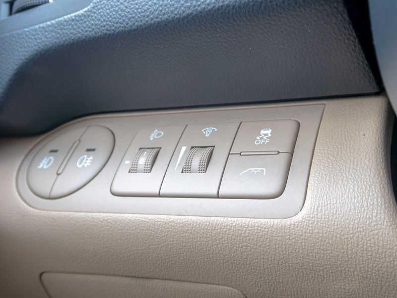 Hyundai H 1 (2015) ČR 2.5D 125KW mat – 8 SEDADEL - fotka 32 z 48