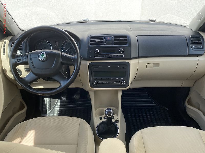 Škoda Roomster (2010) 1.6 16V, ČR, Comfort, TZ - fotka 8 z 17