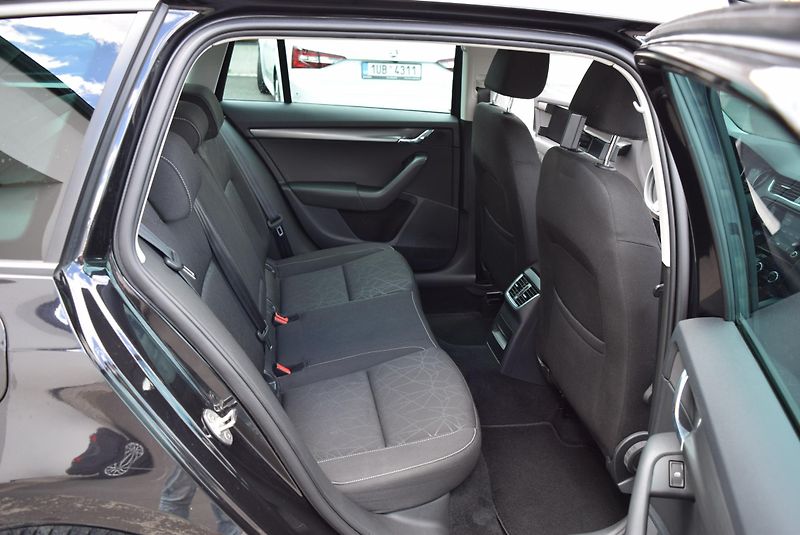 Škoda Octavia (2018) 1.5TSI 110kw CLEVER LED TAŽNÉ - fotka 39 z 45