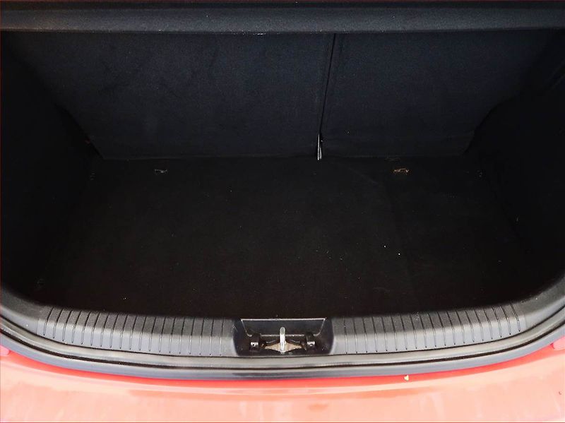 Hyundai i20 (2011) 1.2, nová STK, dobrý stav - fotka 13 z 14