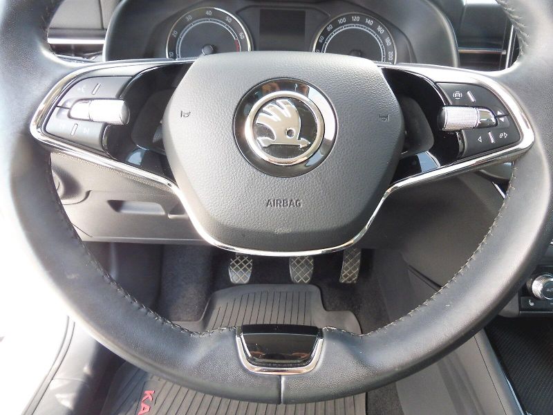 Škoda Kamiq (2022) Style 1,0 TSI 81kW - fotka 10 z 27