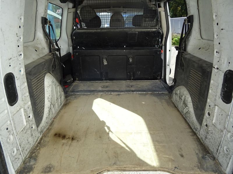 Peugeot Partner (2014) Polocombi 1,6HDi 90k MAN5 - fotka 12 z 22