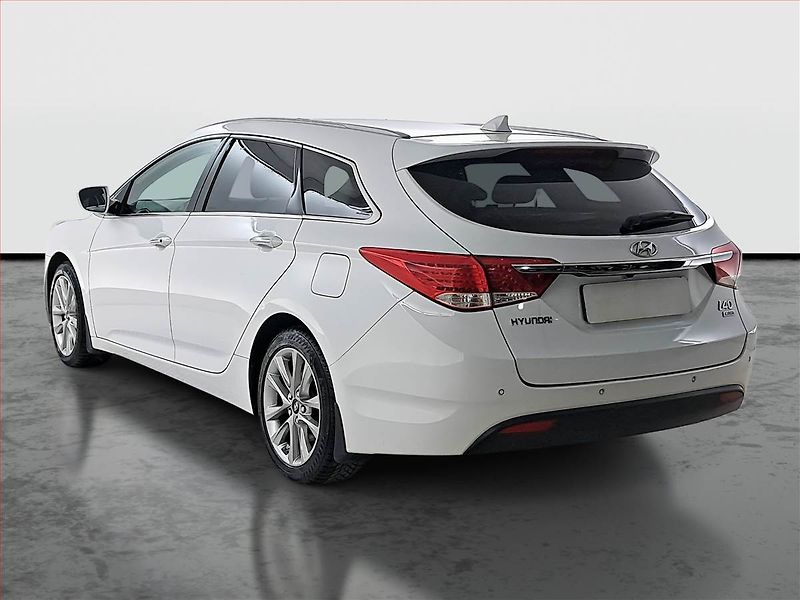 Hyundai i40 (2015) 1.7 CRDi, Navi, Xenony - fotka 4 z 21