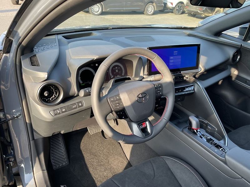 Toyota C-HR 1.8 Hybrid GR Sport - fotka 12 z 30