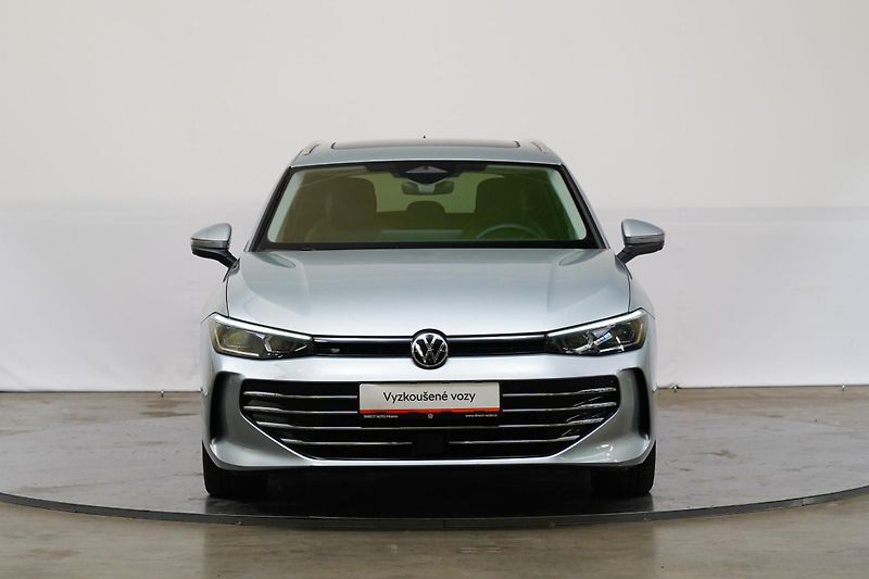 Volkswagen Passat - fotka 4 z 29