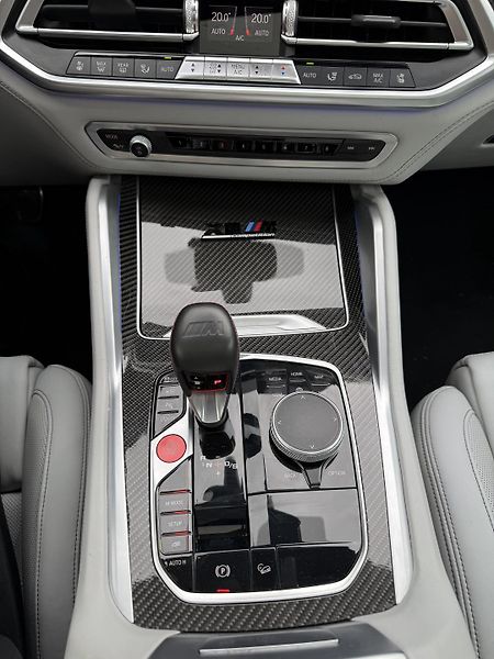 BMW X6 (2020) BMW X6M Competition - fotka 14 z 27