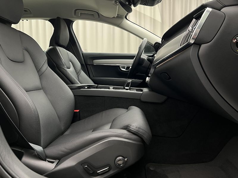 Volvo V90 B4 BRIGHT PLUS CZ 1. maj. - fotka 18 z 48