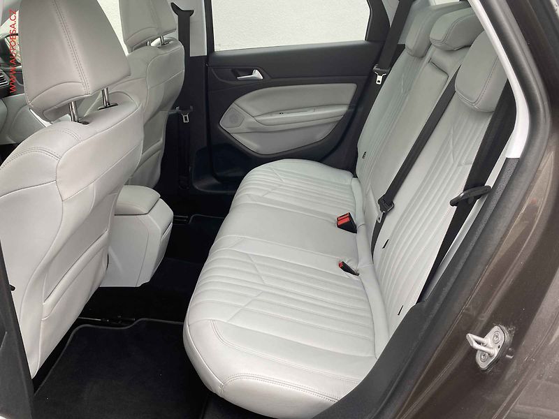 Peugeot 308 (2015) 1.2 PT, Allure, LED, panor - fotka 10 z 18