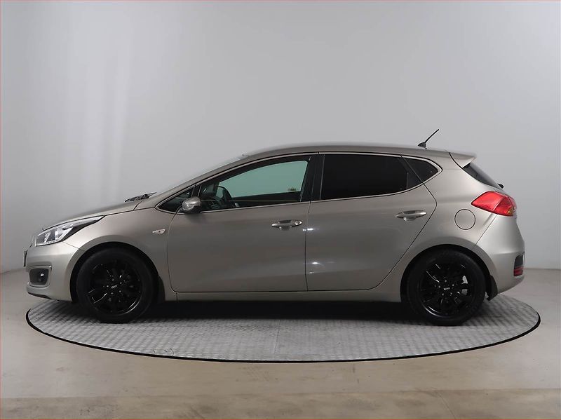 Kia Ceed (2016) 1.4 CVVT, Tempomat - fotka 3 z 15
