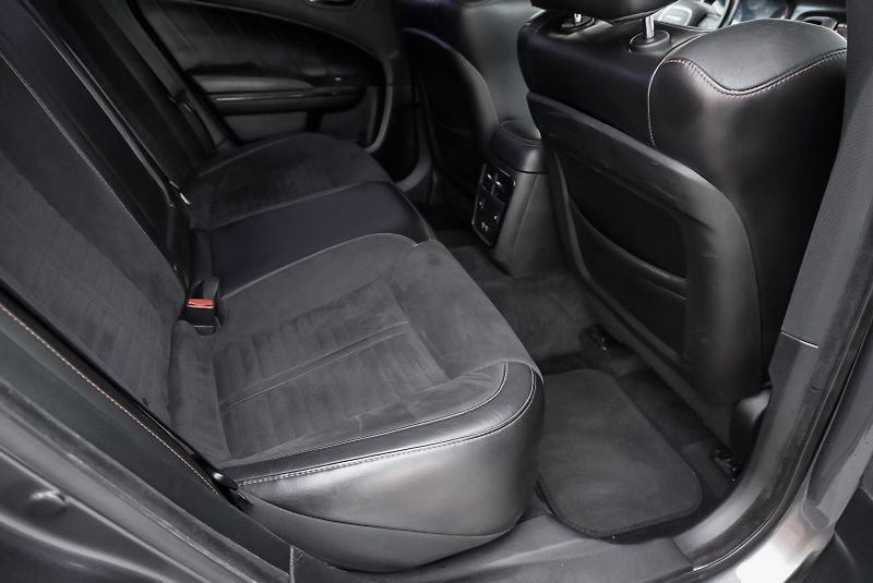 Dodge Charger 6.4 HEMI DAYTONA EDITION - fotka 32 z 34