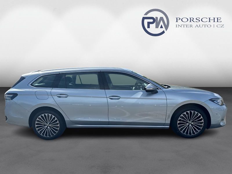 Volkswagen Passat 2.0 TDI DSG Elegance  110 kW - fotka 7 z 30
