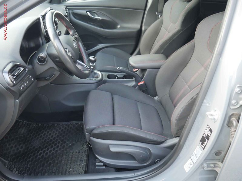 Hyundai i30 (2022) 1.6CRDi, 2.maj,ČR, LED - fotka 9 z 17