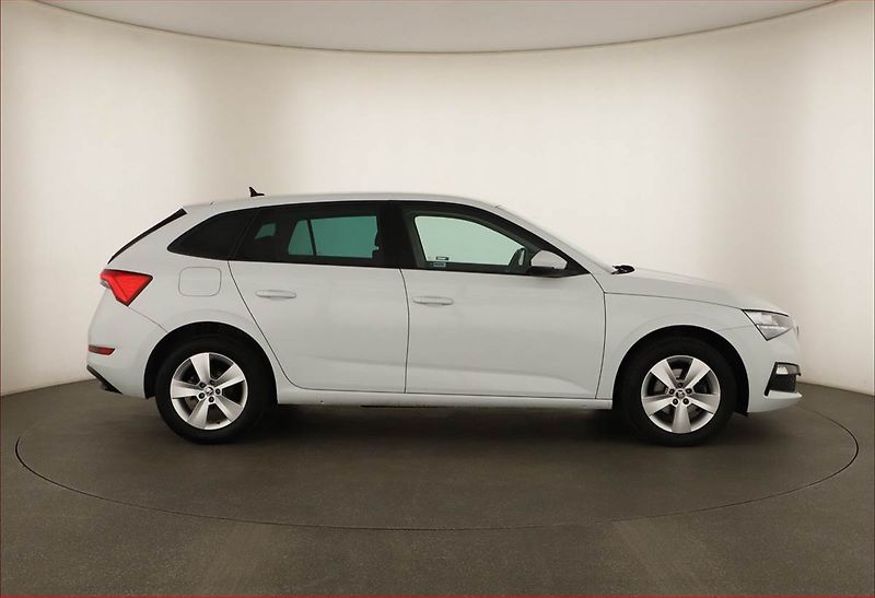 Škoda Scala (2023) Ambition 1.5 TSI, ČR,1.maj - fotka 6 z 13