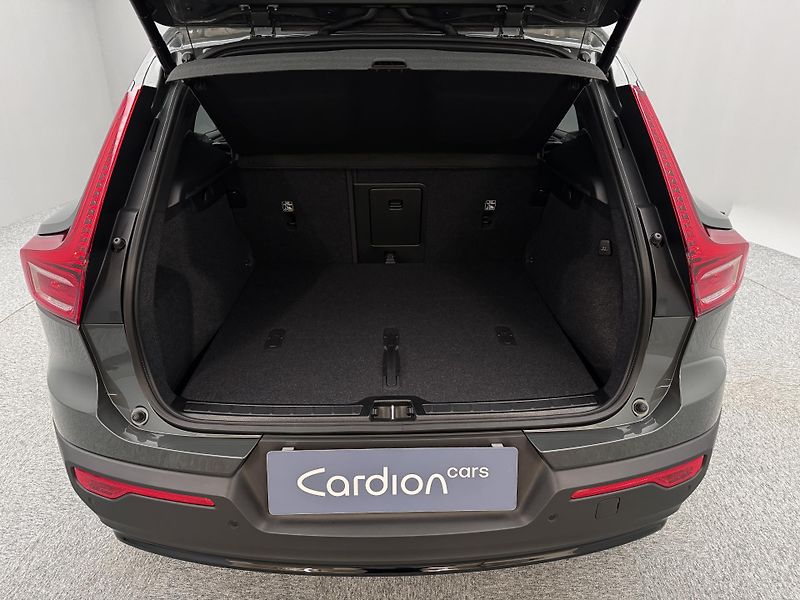 Volvo XC40 (2026) B3 AUT DARK PLUS - fotka 5 z 24