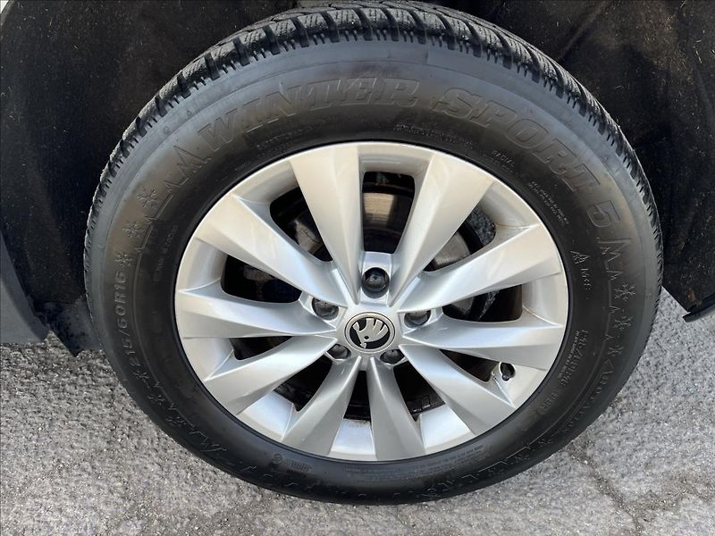 Škoda Karoq 2,0 TDi 110 4x4 DSG TAŽNÉ -DPH - fotka 39 z 47