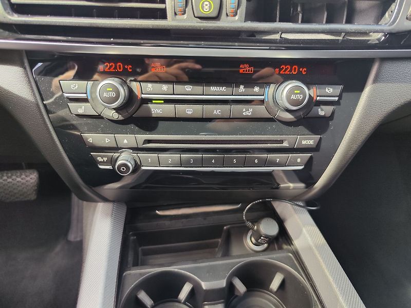 BMW X5 3.0/230kW xDrive40d - fotka 28 z 40