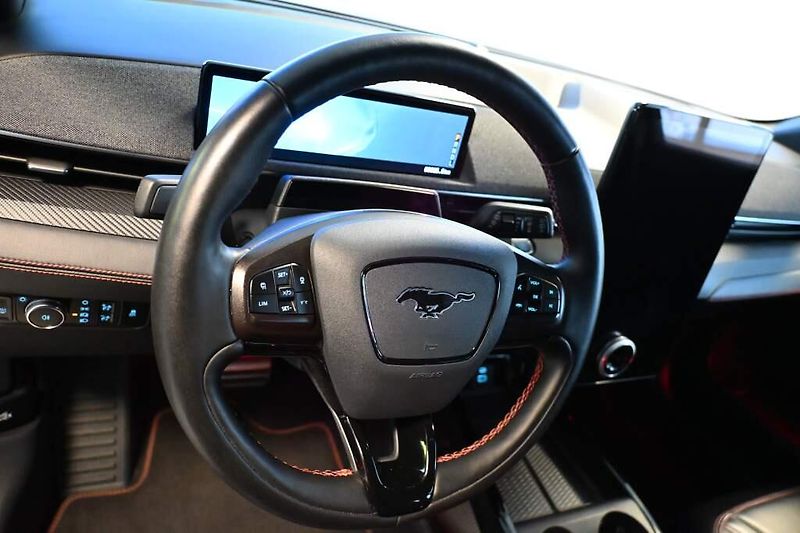 Ford Mustang Mach-E (2022) AWD Matrix LED iACC BO PREMIUM - fotka 13 z 42